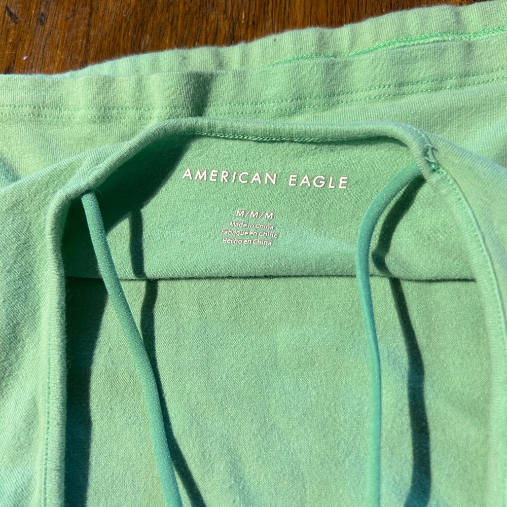American Eagle Green Spaghetti Strap Cropped Cami - Picture 3 of 3